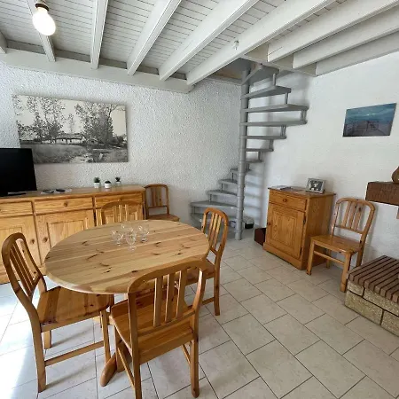 Hébergement de vacances Maison 3 Pièces Avec Mezzanine, Proche Et Forêt, 6 Couchages, Parking, Terrasse Aménagée - Fr-1-224c-240